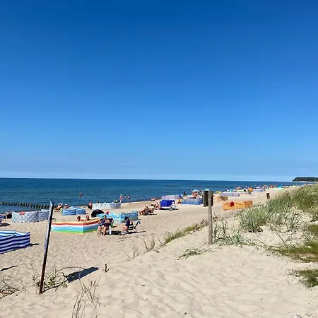 Letniskowe Magnat 700m Od Morza! Сasa de vacaciones Rusinowo (Slawno)